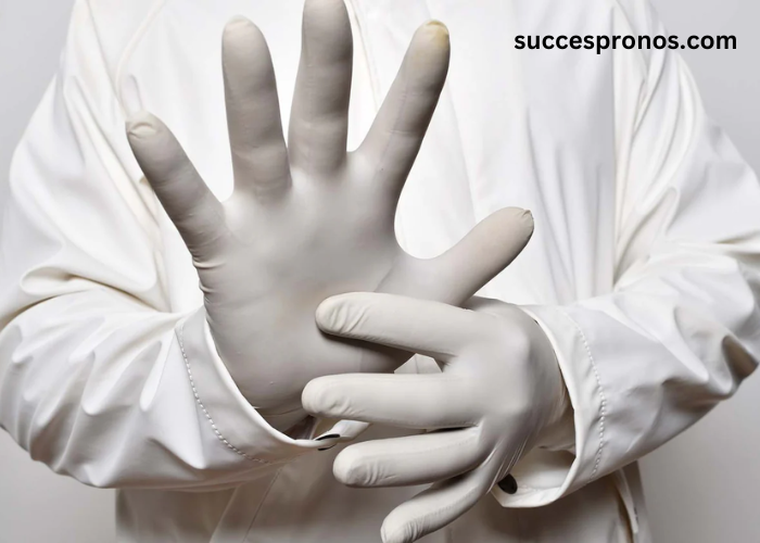 3 Factors to Consider When Buying Everyday Dental Gloves to Use in Your Practice